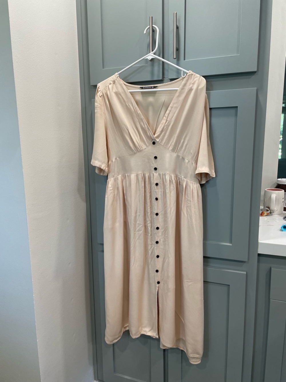 BloomChic Cream Button-Front Midi Dress
